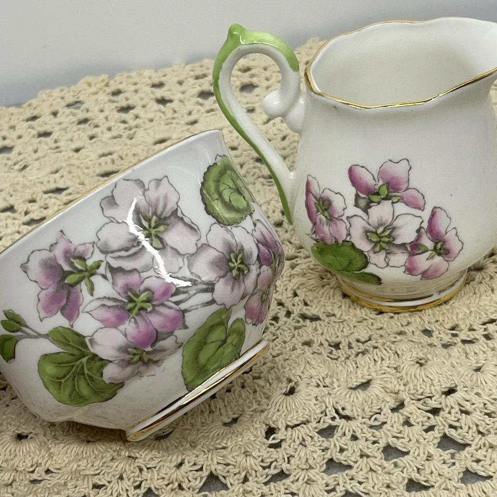 Vintage Salisbury Fine Bone China Sugar Bowl Creamer Geranium Gold Trim England